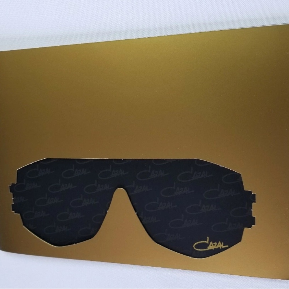CAZAL  GOLD BOOk 32 PAGES OF THE HISTORY OF THE LEGENDARY BRAND SIZE 8.2" X 6"